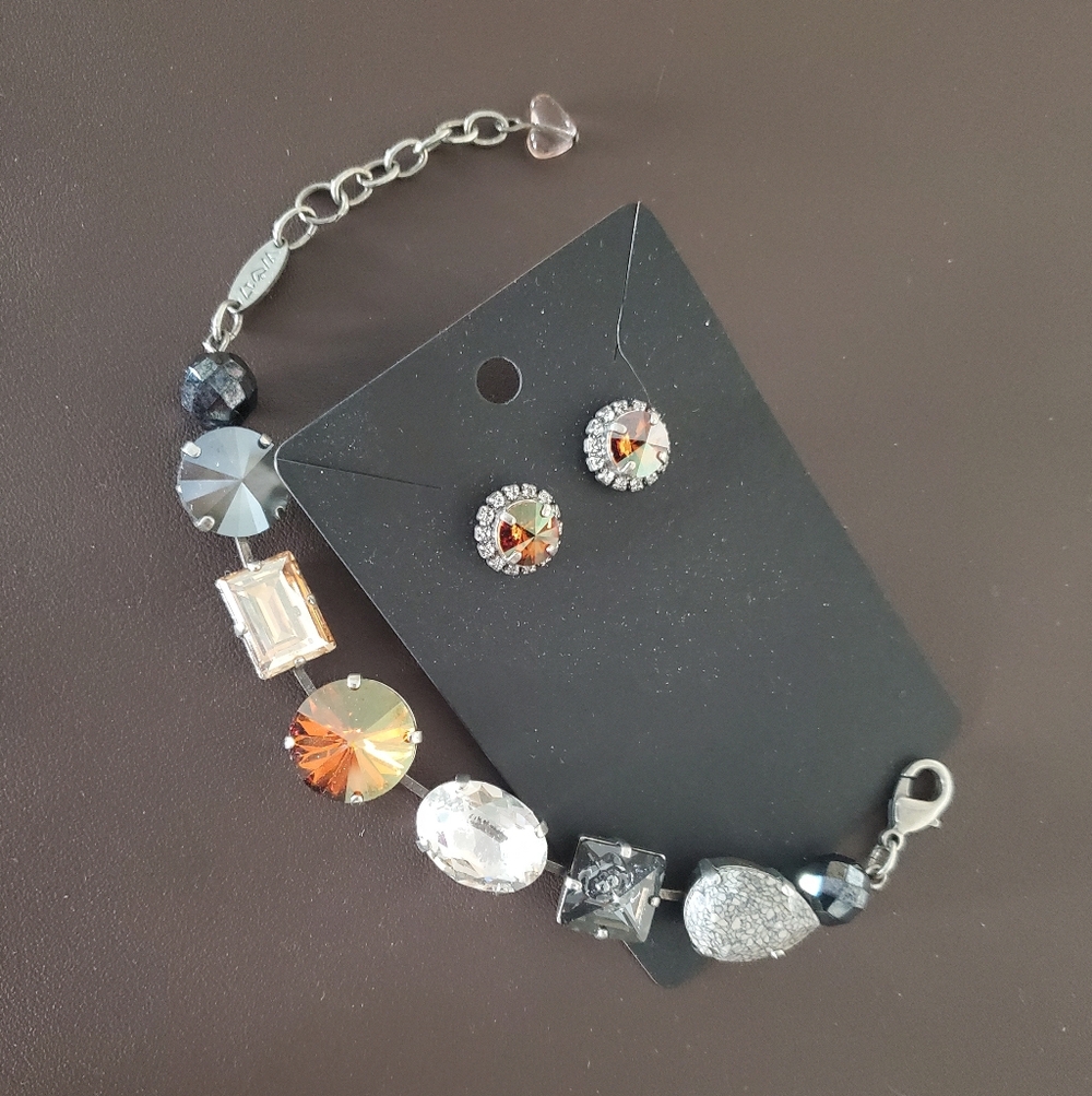 SET Sabika Impeccable Earrings Bracelet